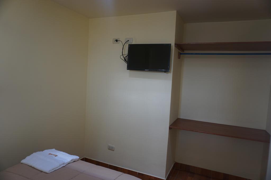 Hotel Residencial Mamamia Tacna Esterno foto